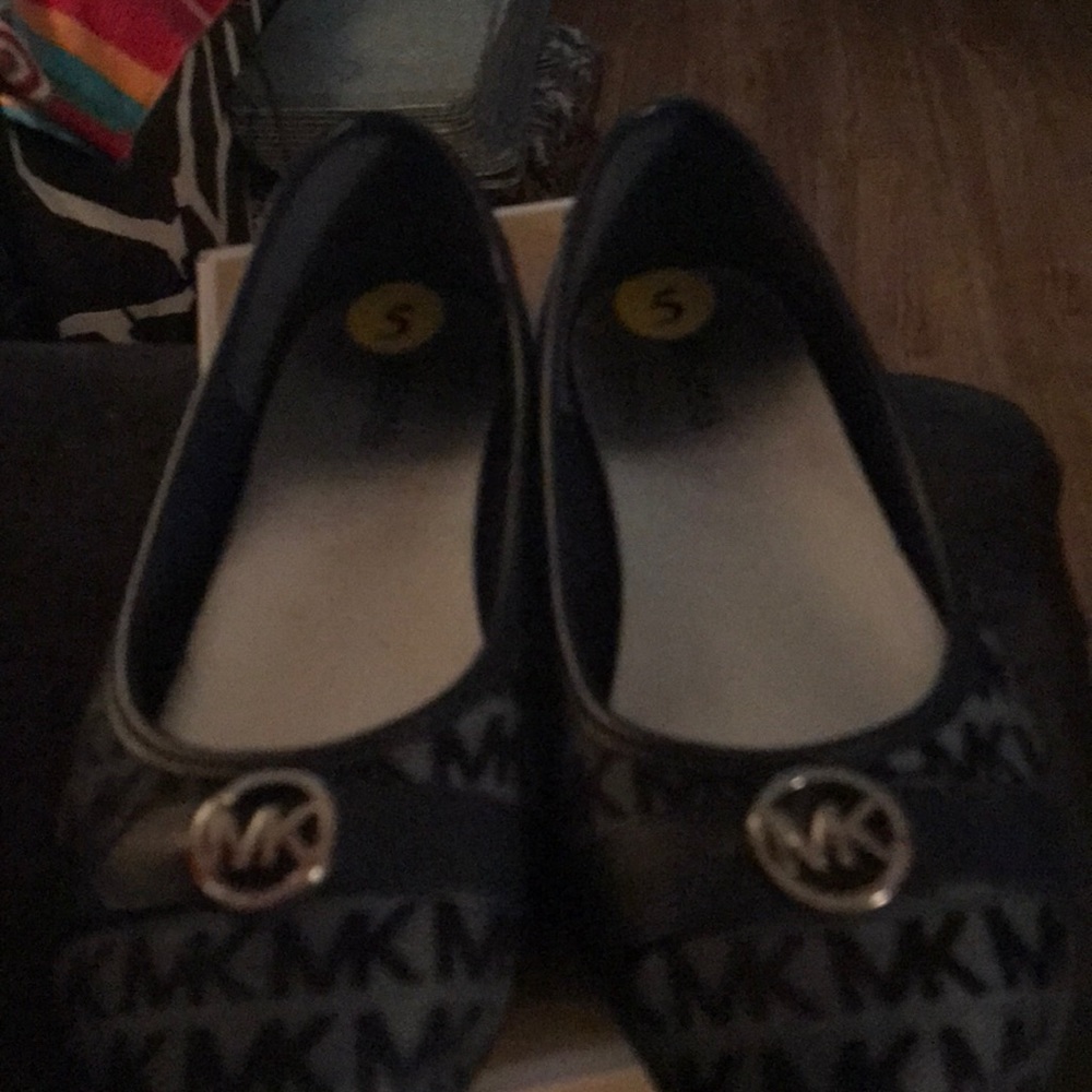 Mk tori Gina